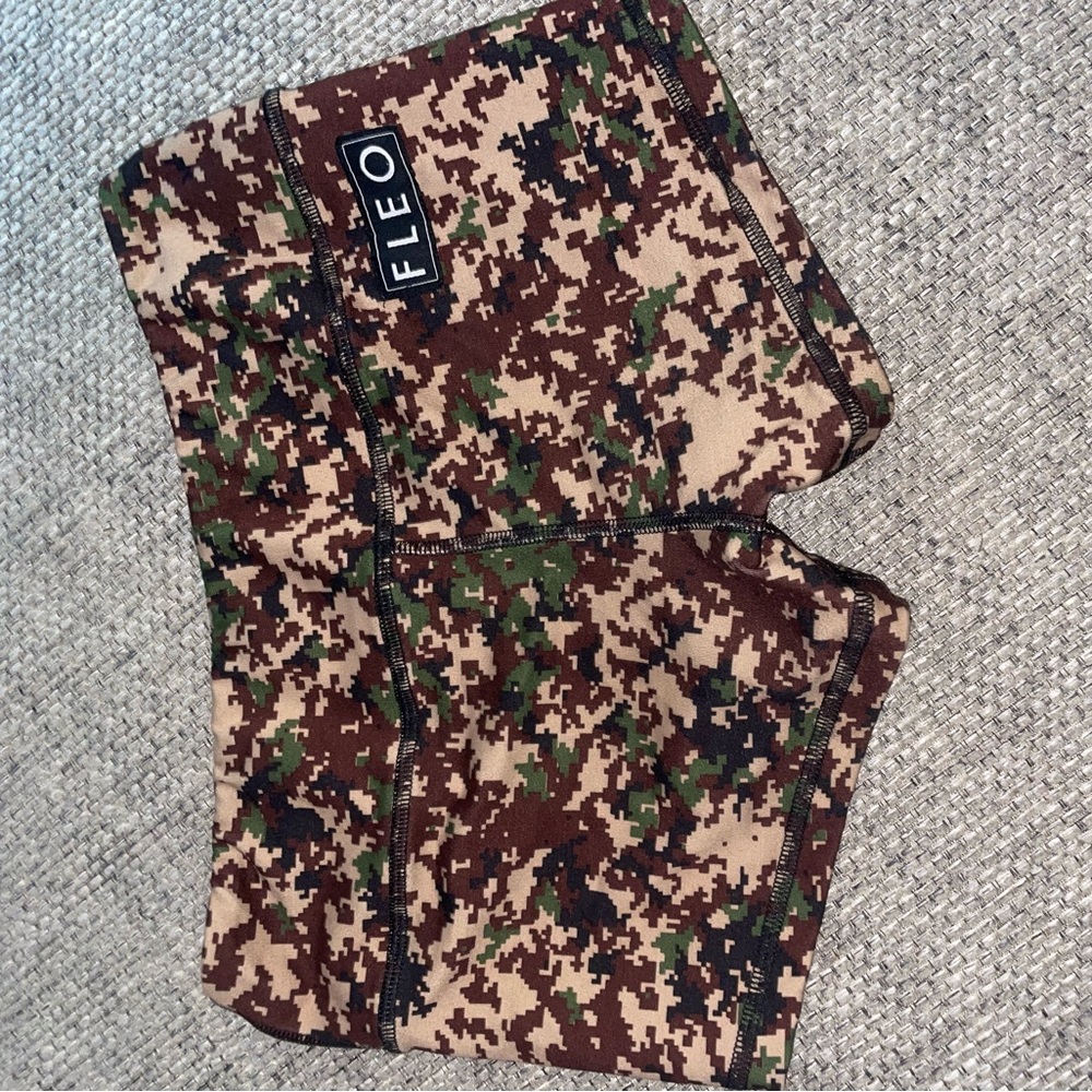 Camo Fleos